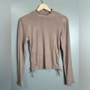 She + Sky long sleeve shirt ribbed mock neck tan size small casual